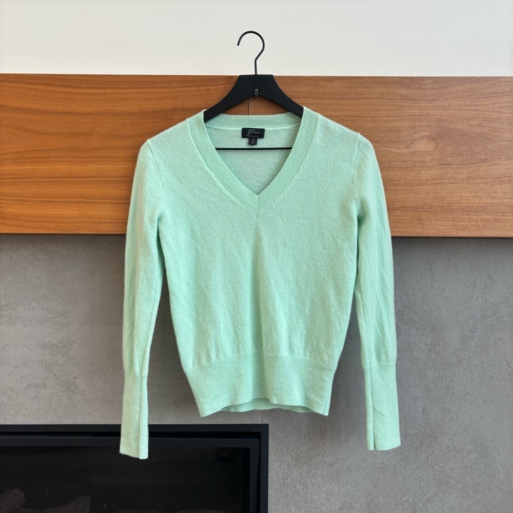 J.Crew Cashmere V-neck fitted sweater, Size S